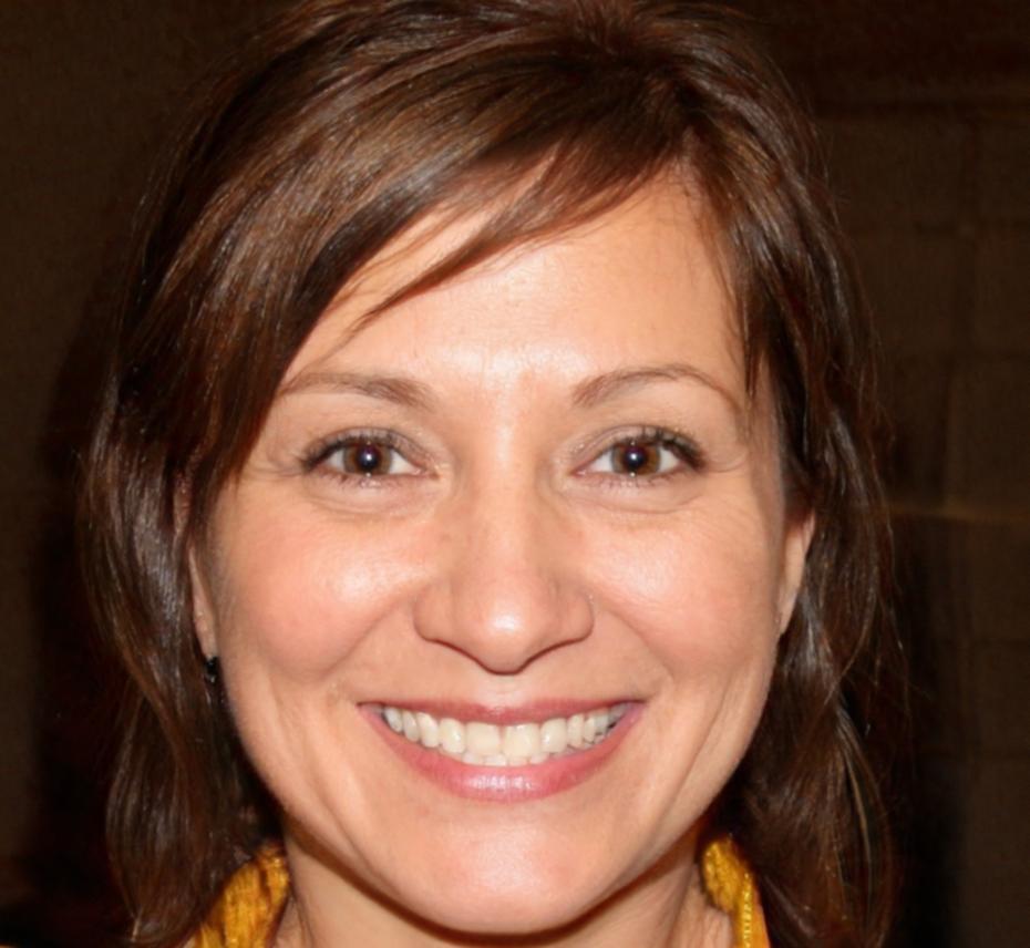 Portrait de Léonie Cartier, consultante en finance
